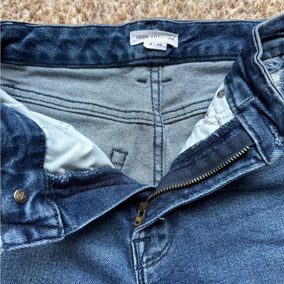 GOOD AMERICAN Jeans Good Curve Skinny Stretch Size 2/26 Ripped Knee - Picture 2 of 5